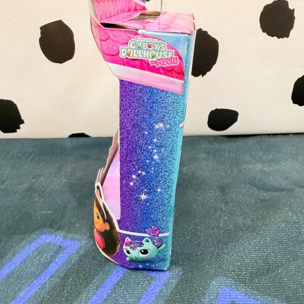 DreamWorks Gabby's Dollhouse Cakey Cat & Cookie Bobby Kids Toy White Pink